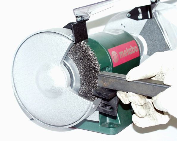 Afbeelding - https-www-ez-catalog-nl-Asset-43aad61685a6411e9acea0e5592ea916-ImageFullSize-Anwendung-Rundbuerste-gewellt-39254-jpg